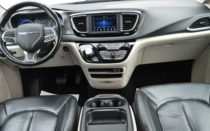 Chrysler Pacifica cena 125000 przebieg: 119000, rok produkcji 2020 z Hrubieszów małe 742
